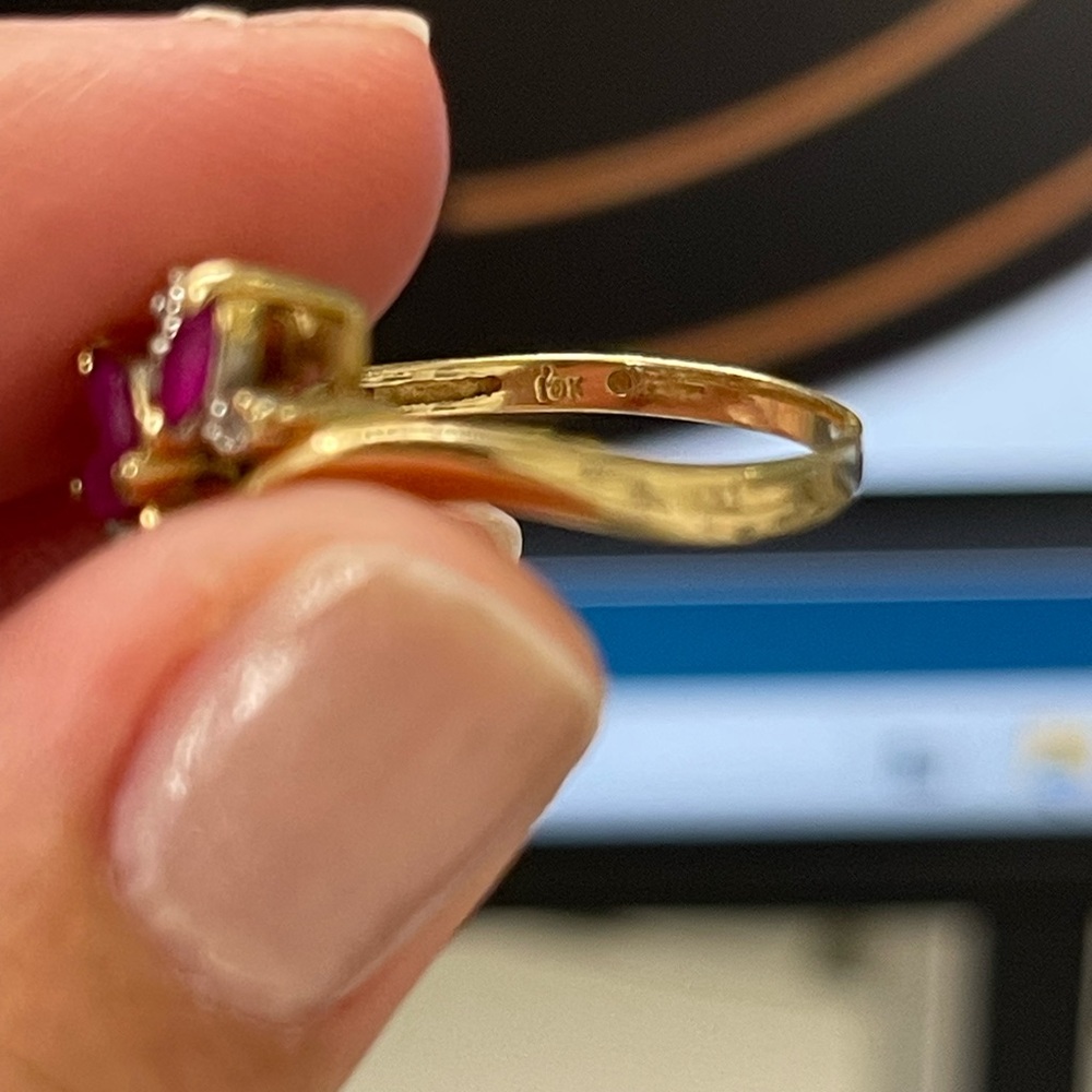 10kt Solid Gold Ruby & Diamond Ring Size 7 - image 5